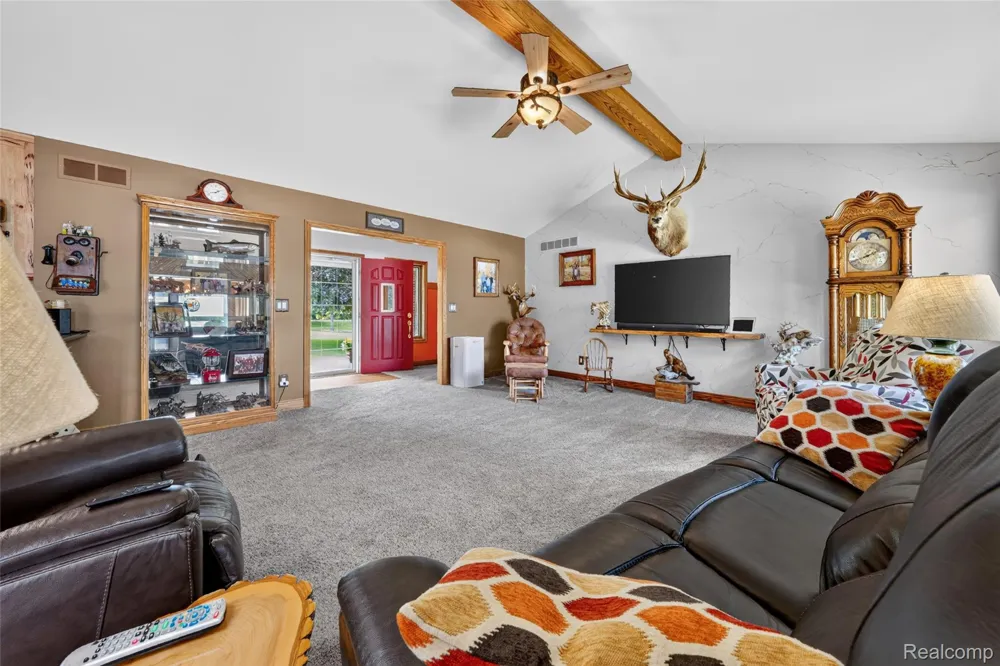 5233 Crawford Road Dryden Township, MI 48428