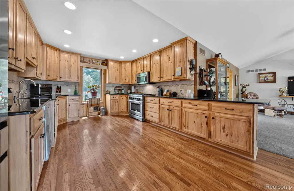 5233 Crawford Road Dryden Township, MI 48428