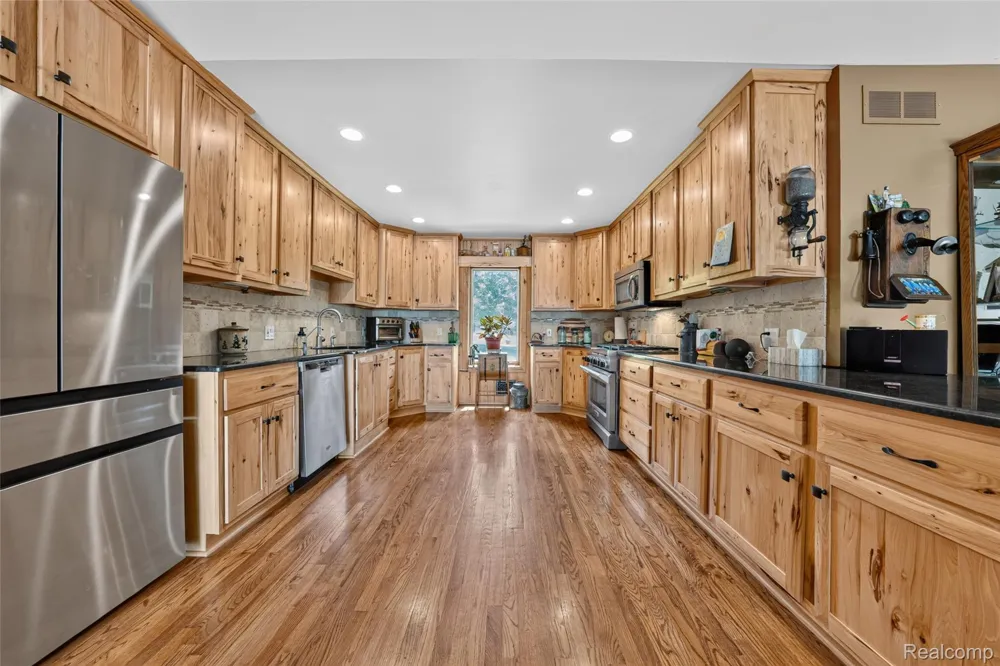 5233 Crawford Road Dryden Township, MI 48428