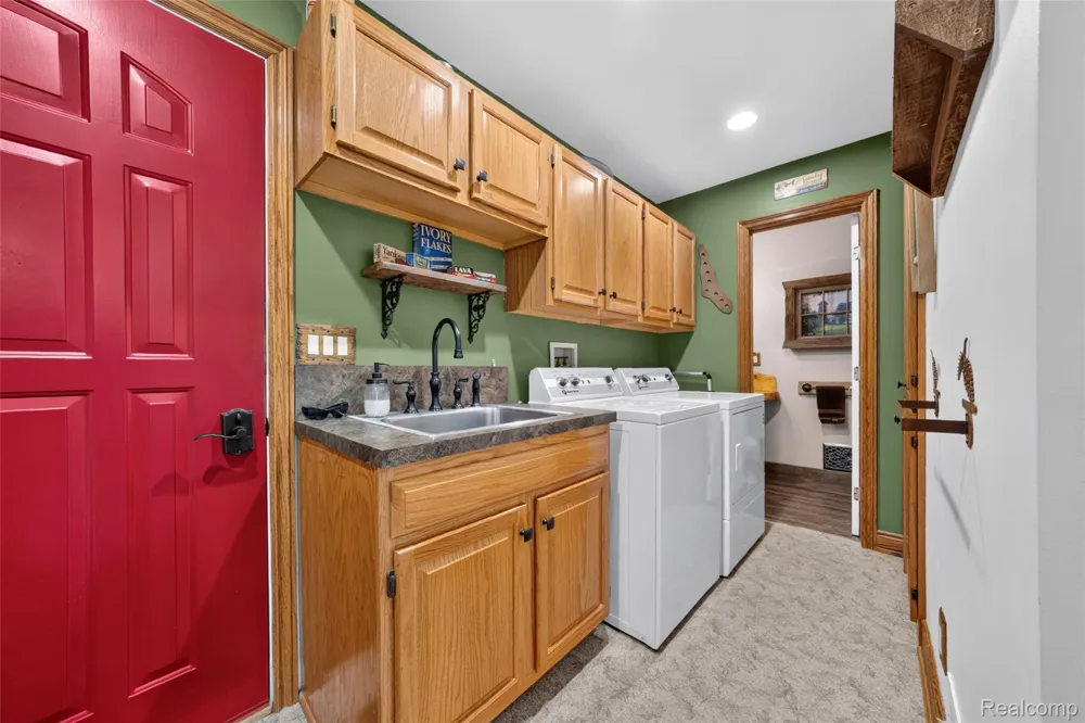 5233 Crawford Road Dryden Township, MI 48428