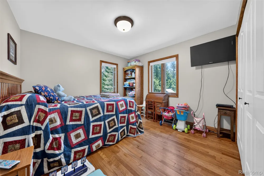 5233 Crawford Road Dryden Township, MI 48428