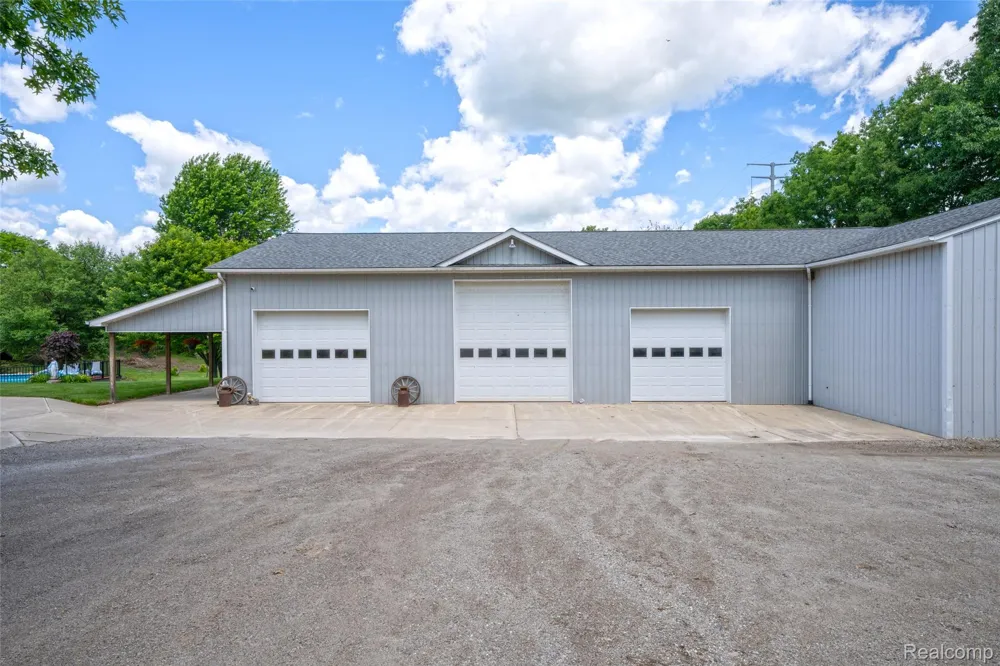 5233 Crawford Road Dryden Township, MI 48428
