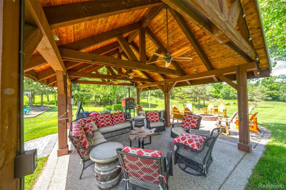 5233 Crawford Road Dryden Township, MI 48428