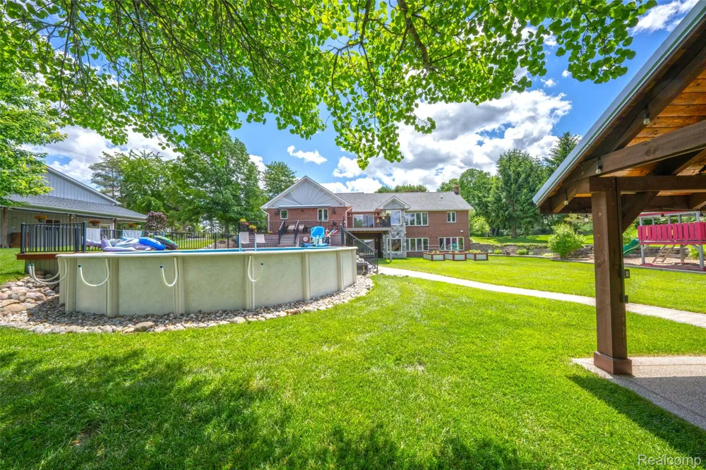 5233 Crawford Road Dryden Township, MI 48428