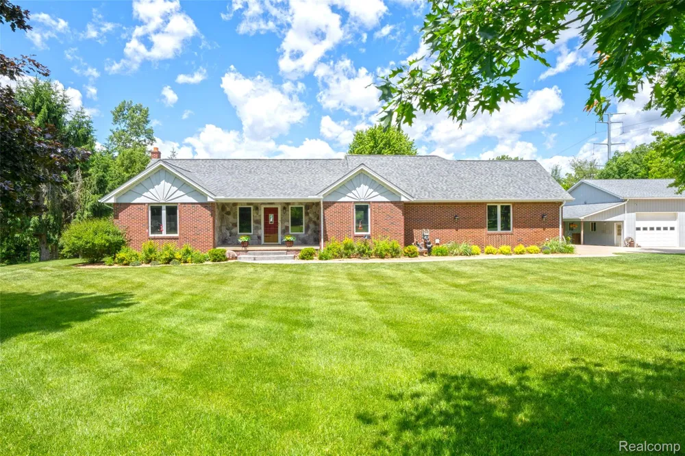 5233 Crawford Road Dryden Township, MI 48428