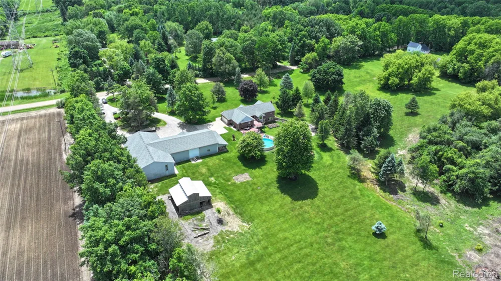 5233 Crawford Road Dryden Township, MI 48428