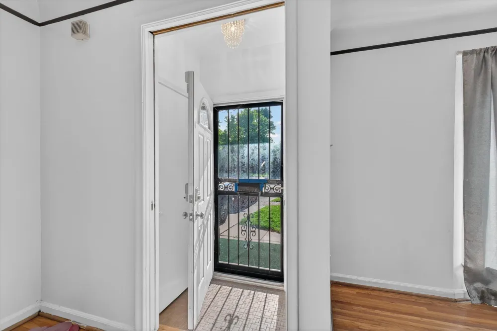 9884 W Outer Drive W Detroit City, MI 48223