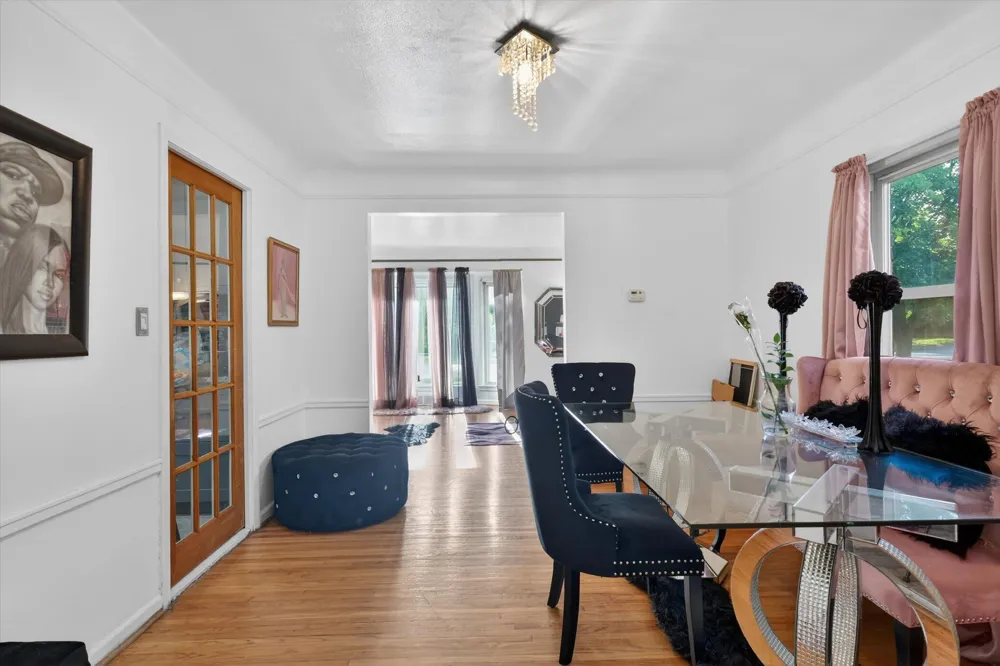 9884 W Outer Drive W Detroit City, MI 48223