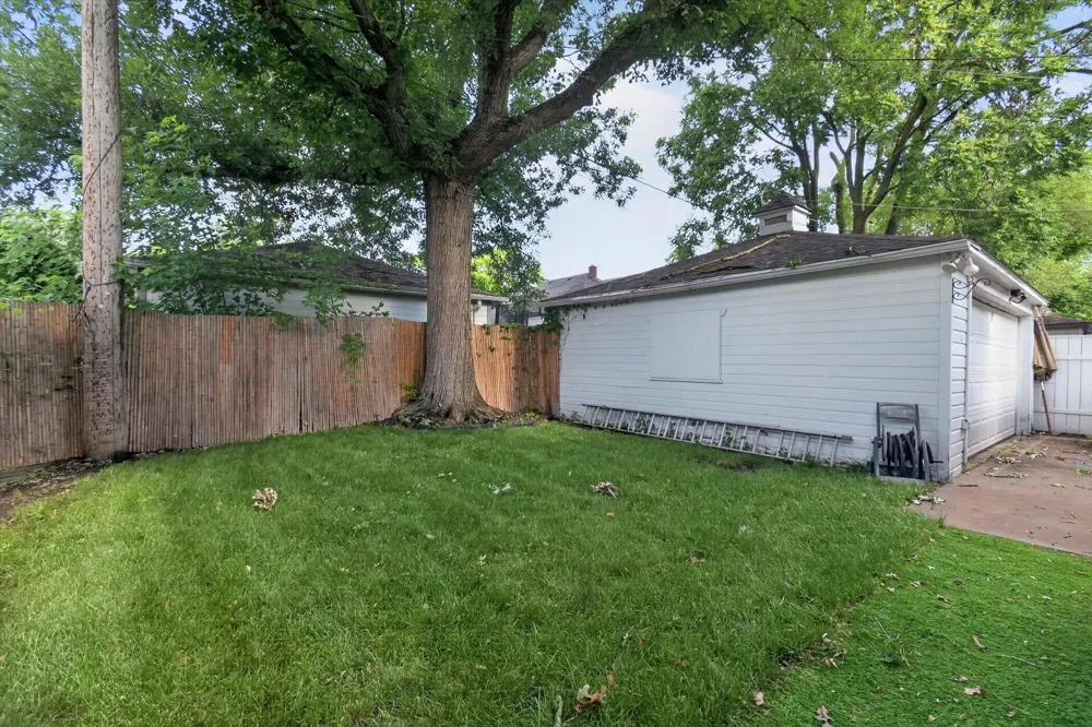 9884 W Outer Drive W Detroit City, MI 48223