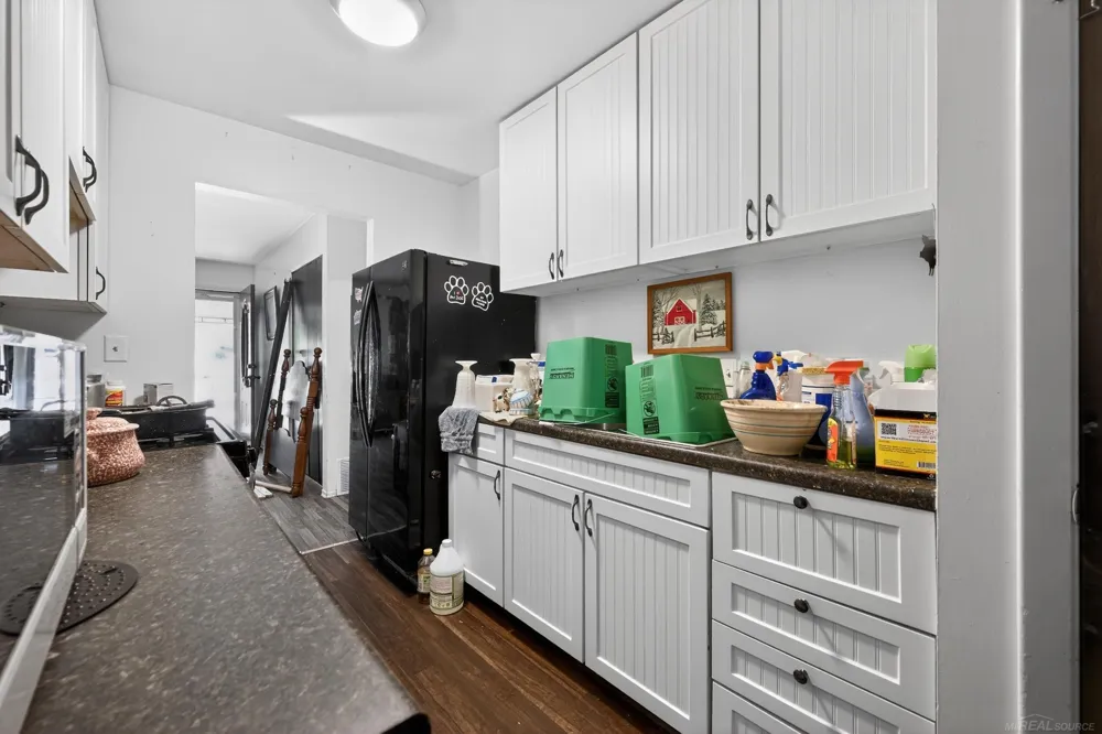 859 Edison Road Zilwaukee City, MI 48604