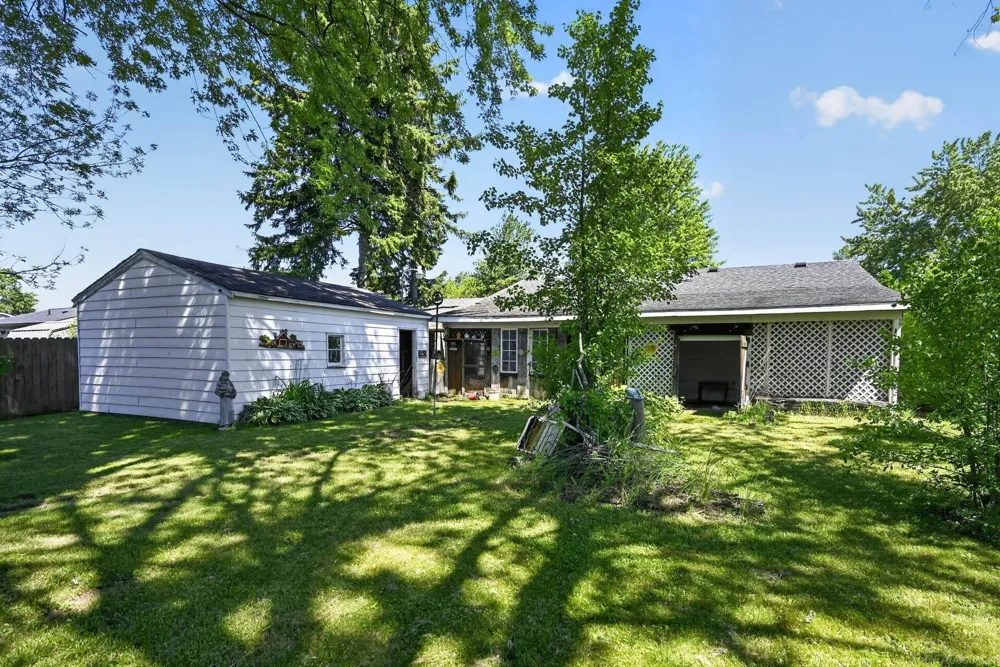 859 Edison Road Zilwaukee City, MI 48604