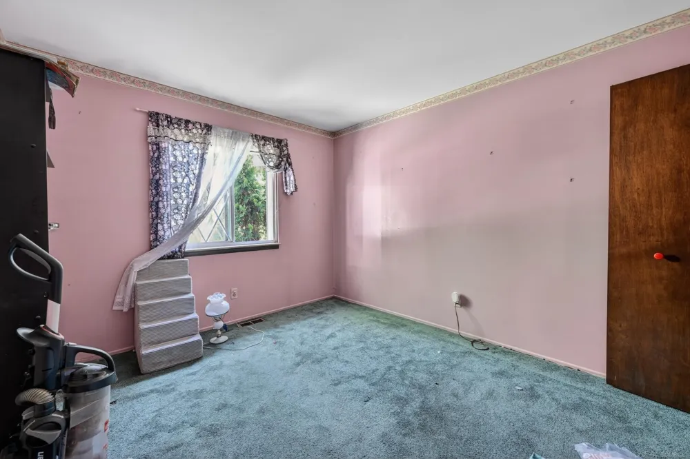 859 Edison Road Zilwaukee City, MI 48604