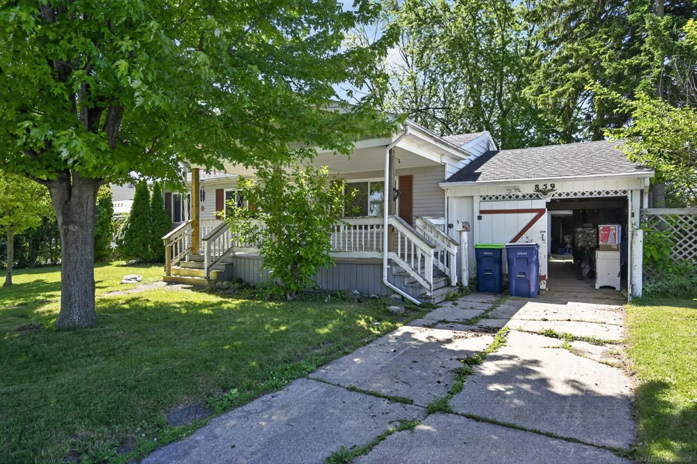 859 Edison Road Zilwaukee City, MI 48604