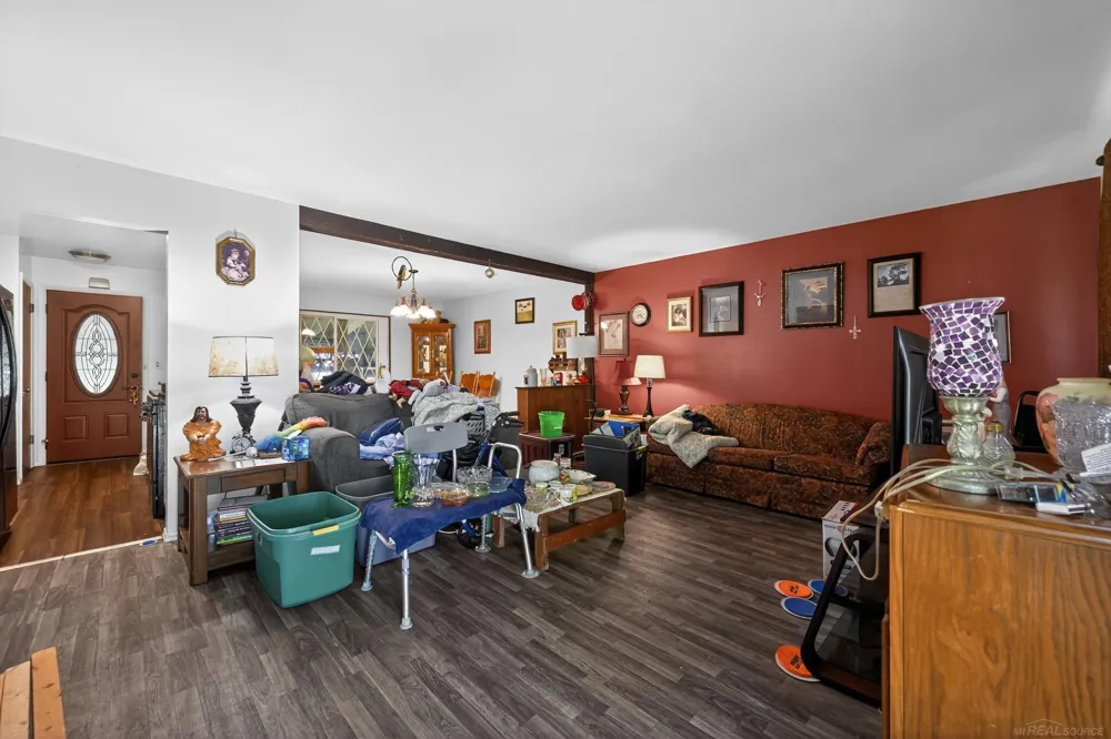 859 Edison Road Zilwaukee City, MI 48604