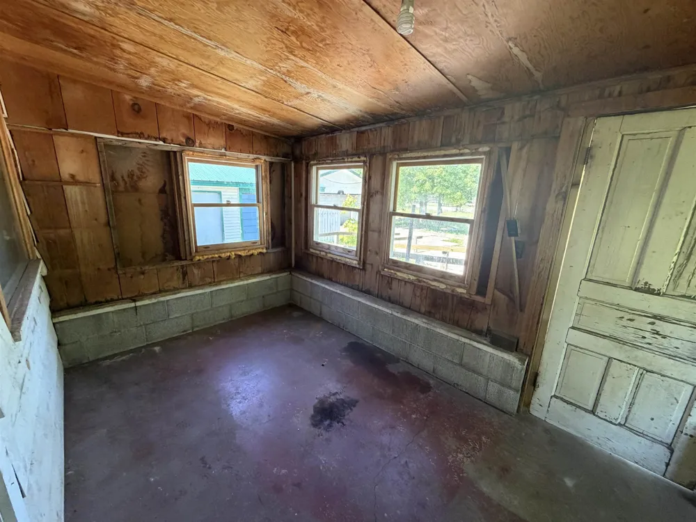 9359 Valley Road, Nw Clearwater Township, MI 49676