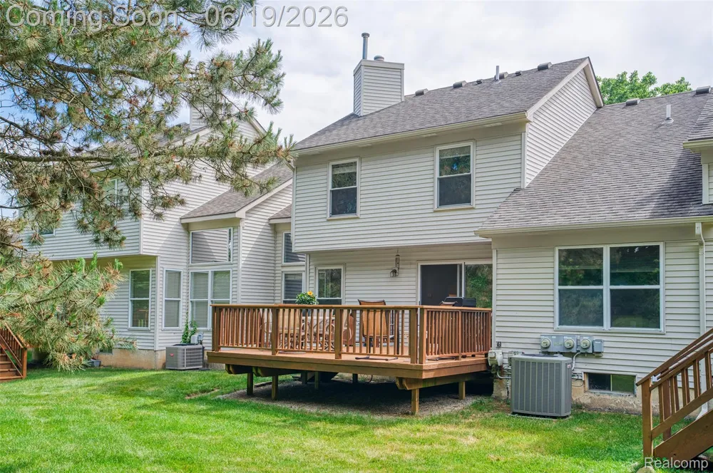 1021 Calpernia Wixom City, MI 48393