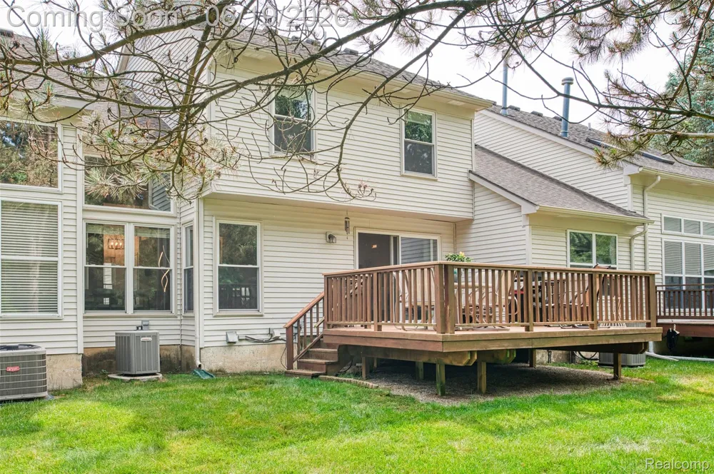1021 Calpernia Wixom City, MI 48393