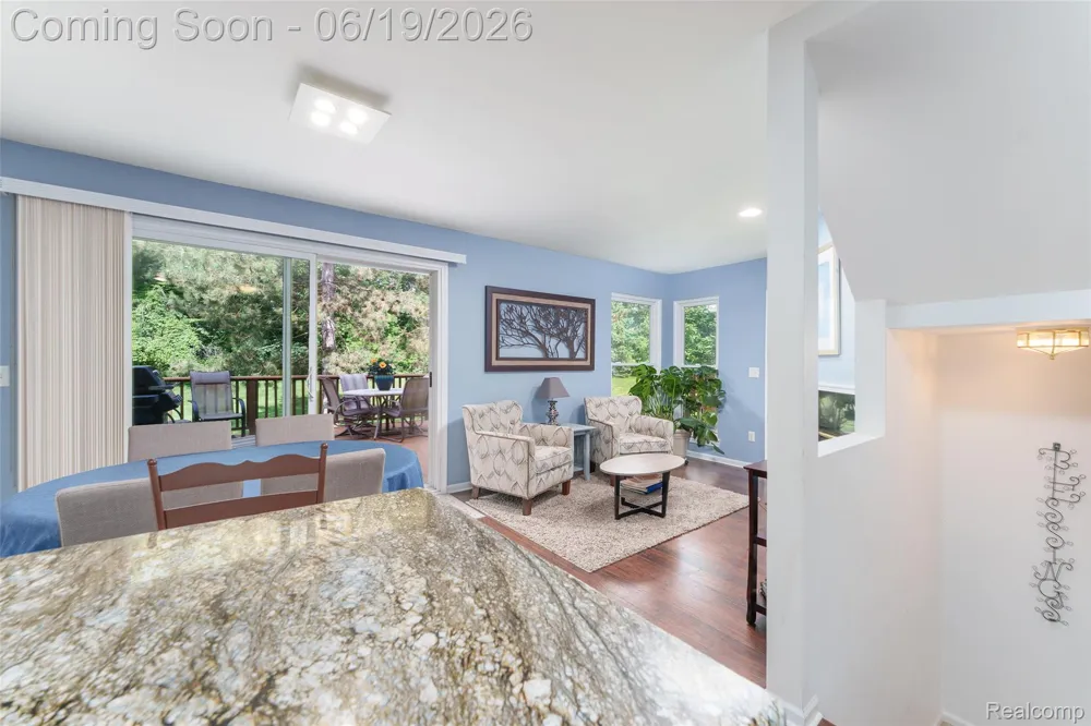 1021 Calpernia Wixom City, MI 48393