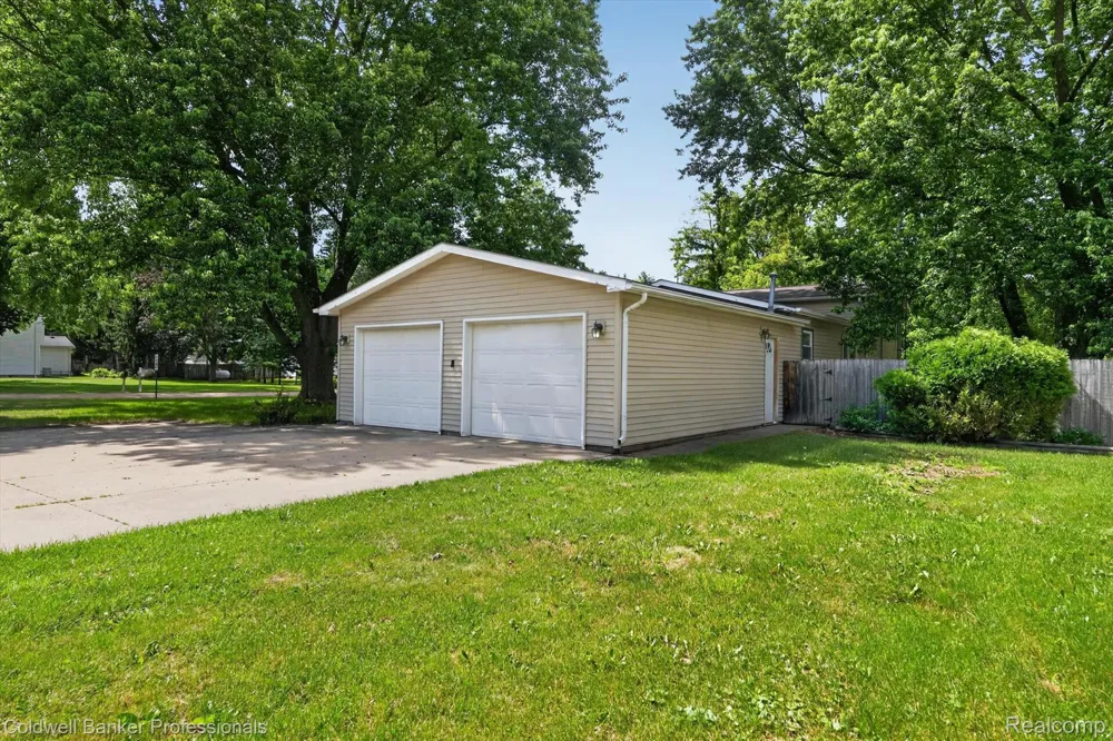 3024 Harold Drive Oregon Township, MI 48421