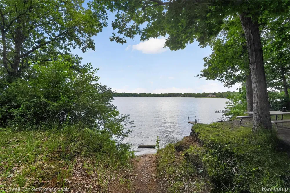 3024 Harold Drive Oregon Township, MI 48421
