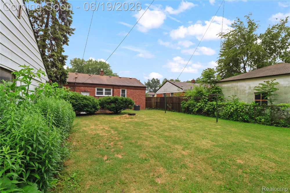 24241 Coolidge Highway Oak Park City, MI 48237