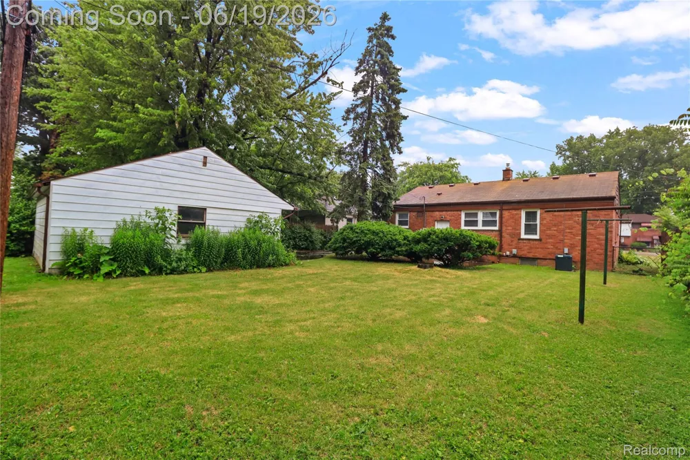 24241 Coolidge Highway Oak Park City, MI 48237