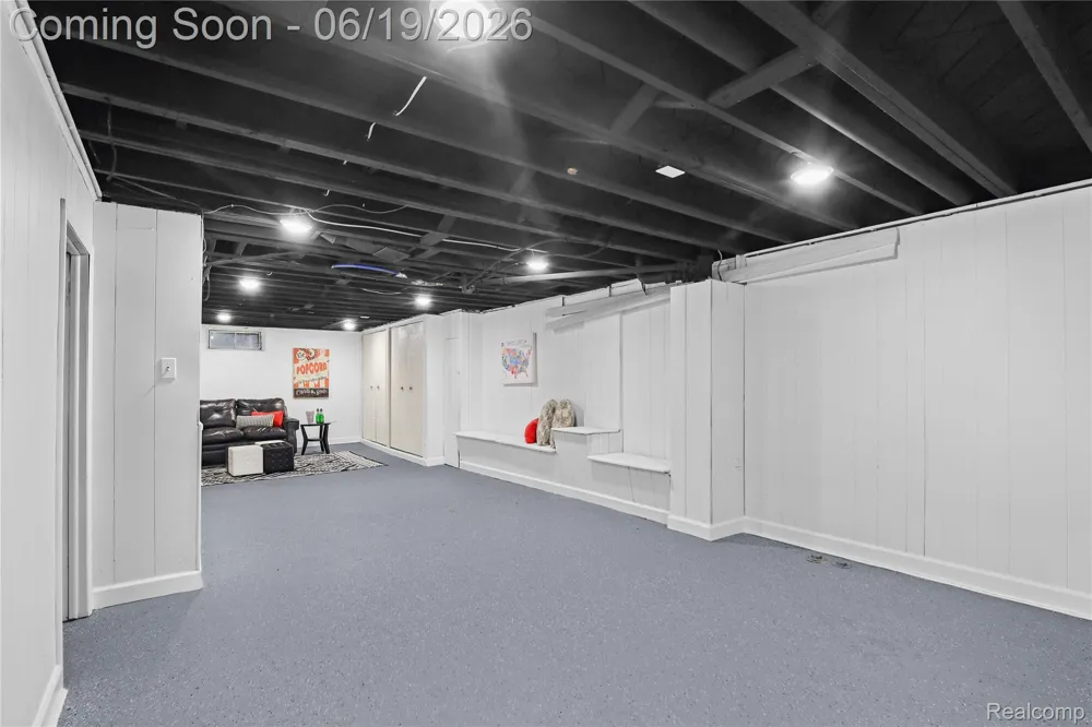 24241 Coolidge Highway Oak Park City, MI 48237