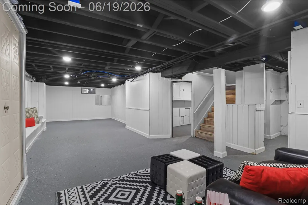 24241 Coolidge Highway Oak Park City, MI 48237