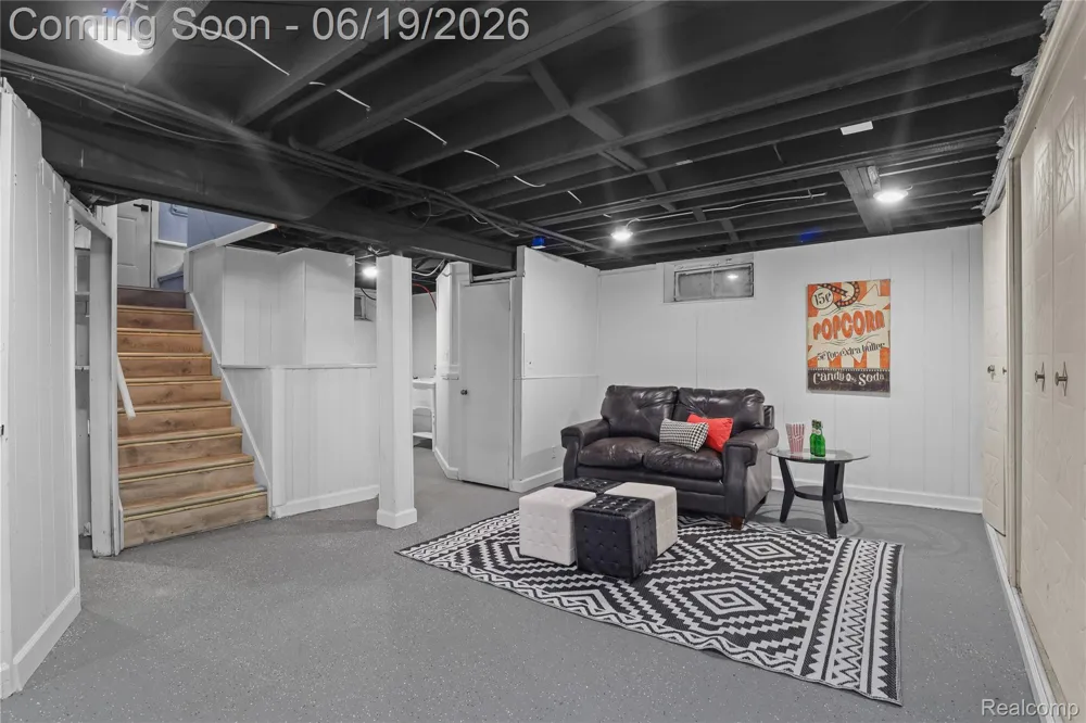 24241 Coolidge Highway Oak Park City, MI 48237