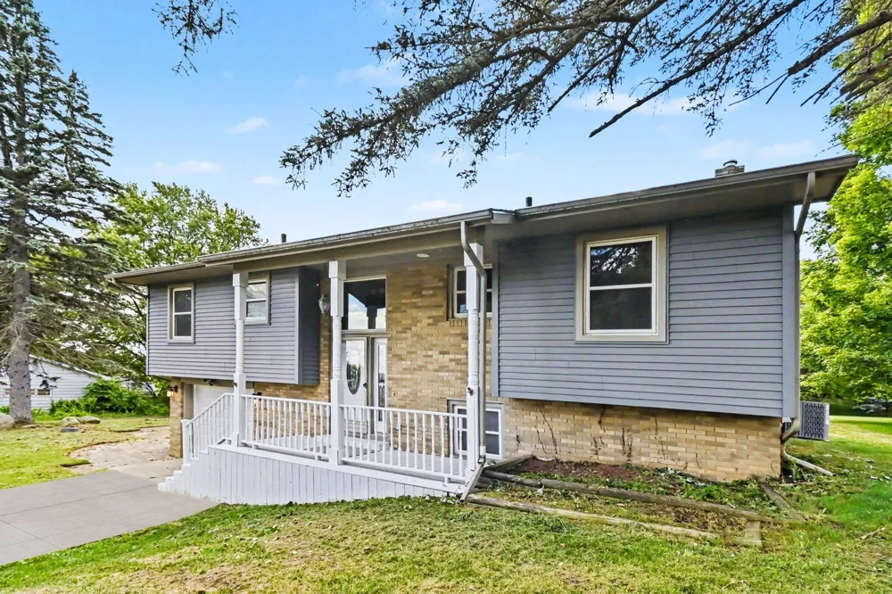 1077 Gidner Road Charlotte City, MI 48813