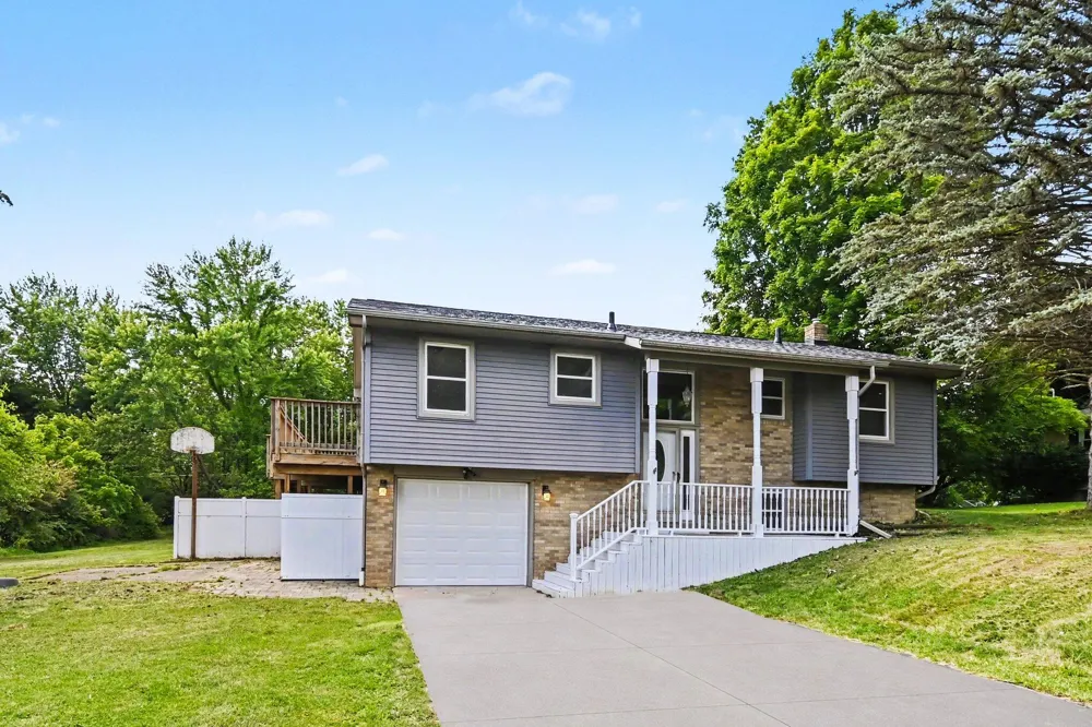 1077 Gidner Road Charlotte City, MI 48813