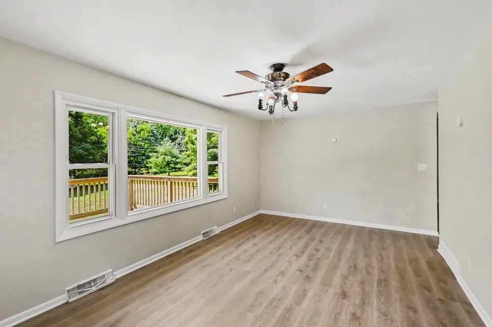 1077 Gidner Road Charlotte City, MI 48813