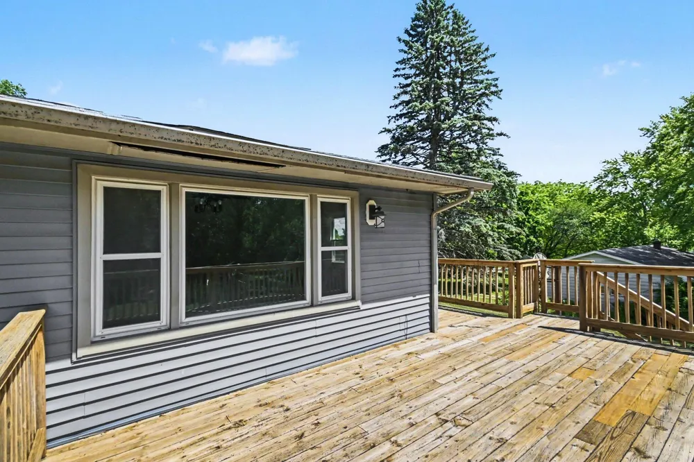 1077 Gidner Road Charlotte City, MI 48813