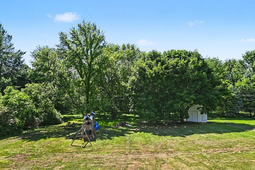 1077 Gidner Road Charlotte City, MI 48813