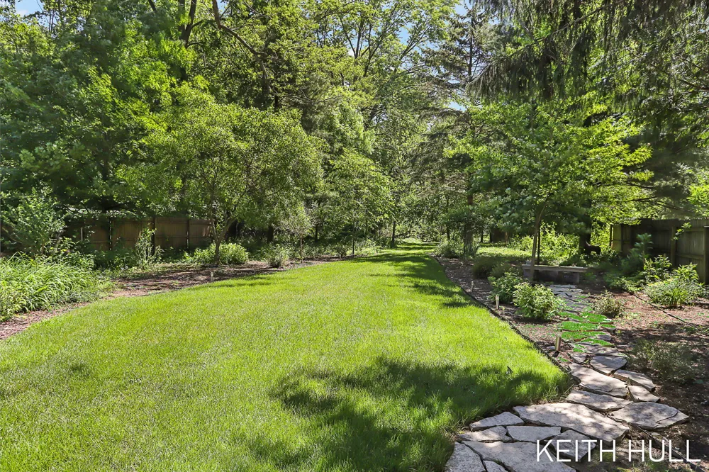 1328 Maplerow Avenue NW Walker City, MI 49534