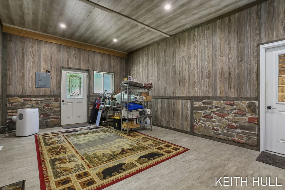 1328 Maplerow Avenue NW Walker City, MI 49534