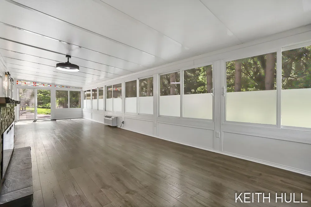 1328 Maplerow Avenue NW Walker City, MI 49534