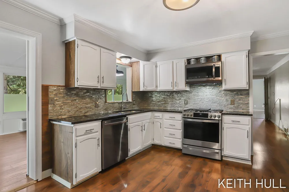 1328 Maplerow Avenue NW Walker City, MI 49534