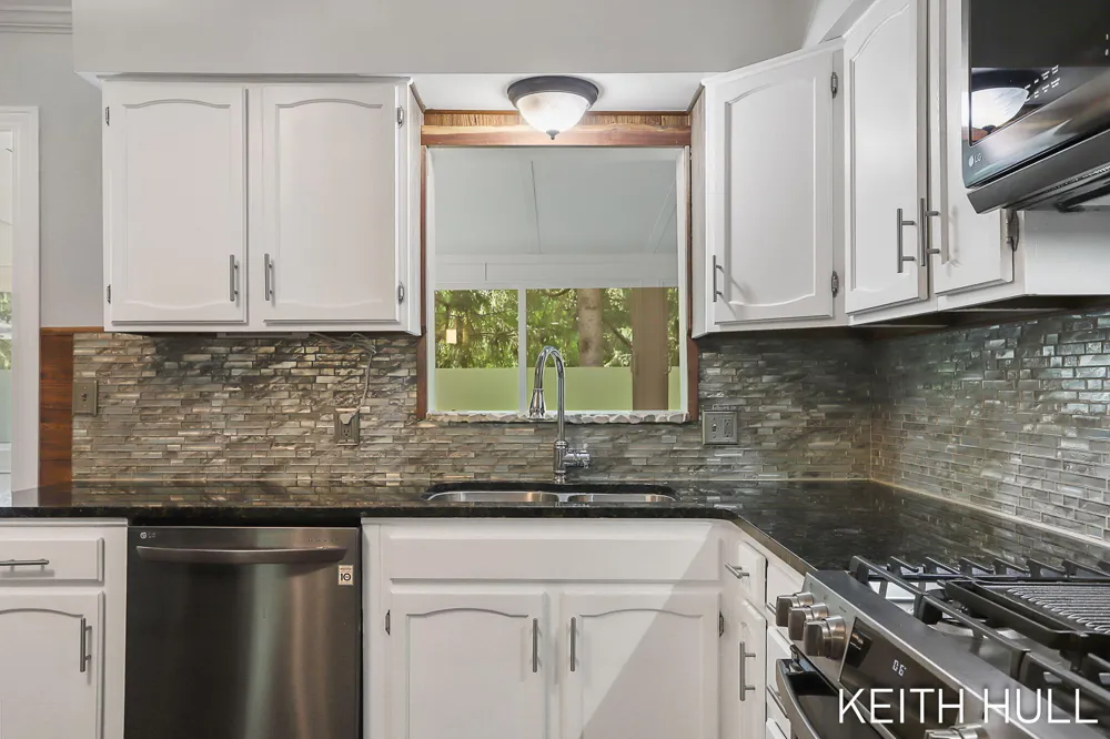 1328 Maplerow Avenue NW Walker City, MI 49534