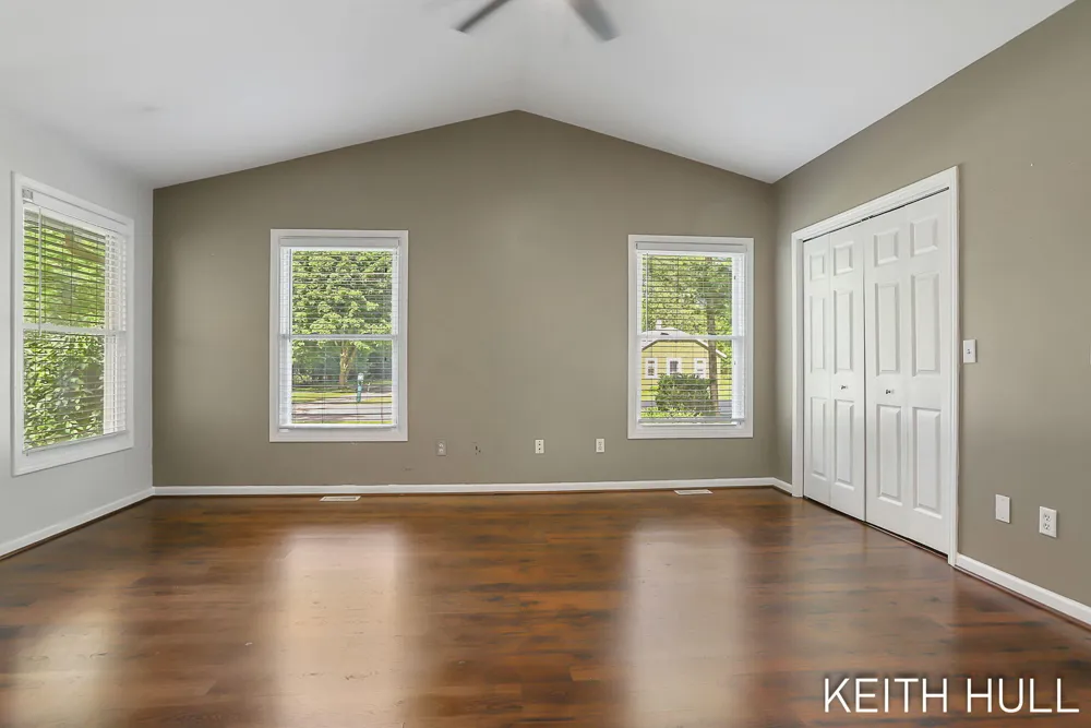 1328 Maplerow Avenue NW Walker City, MI 49534