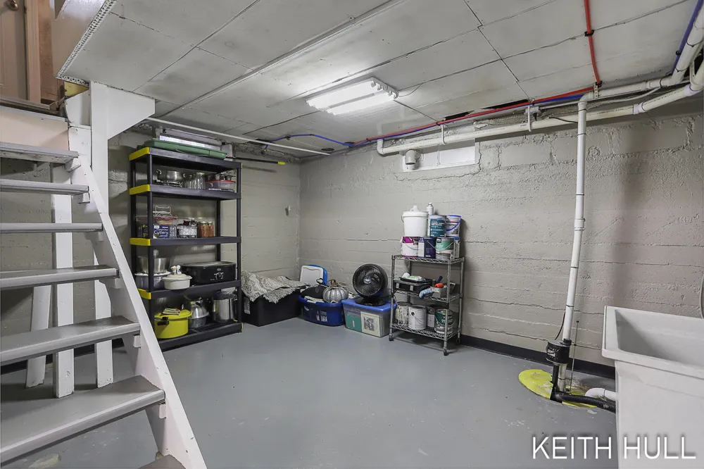 1328 Maplerow Avenue NW Walker City, MI 49534