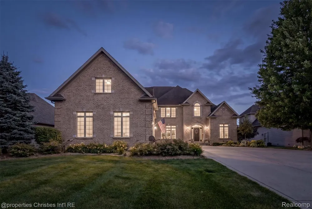 595 Ridge Point Drive Dundee Village, MI 48131