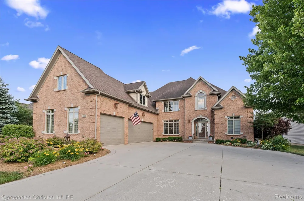 595 Ridge Point Drive Dundee Village, MI 48131