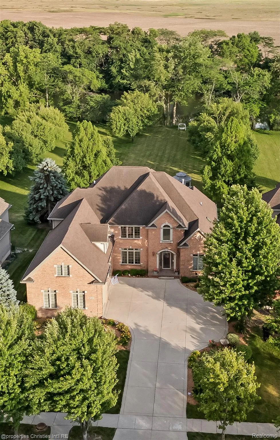 595 Ridge Point Drive Dundee Village, MI 48131
