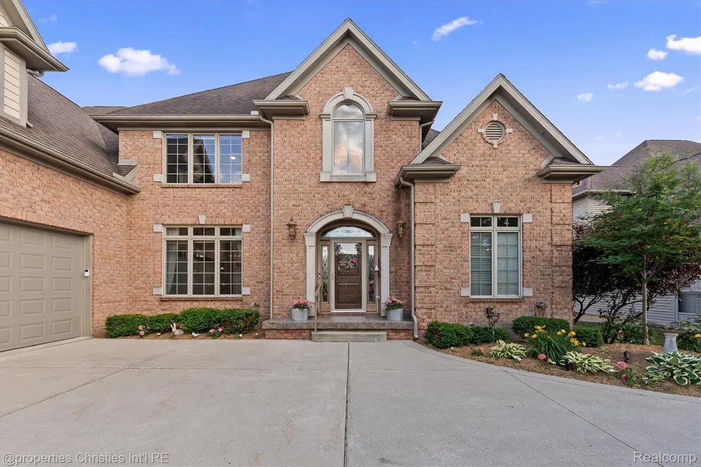 595 Ridge Point Drive Dundee Village, MI 48131