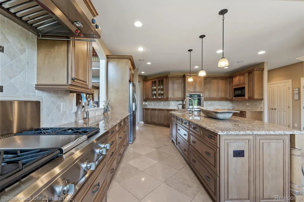 595 Ridge Point Drive Dundee Village, MI 48131
