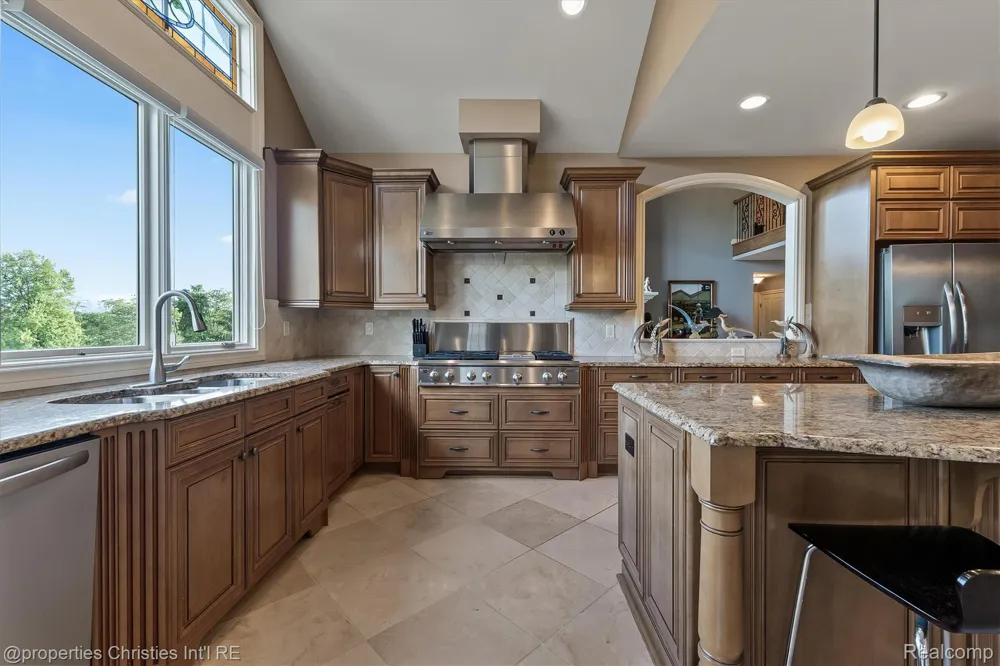 595 Ridge Point Drive Dundee Village, MI 48131