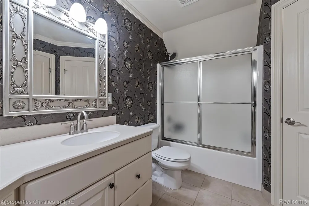 595 Ridge Point Drive Dundee Village, MI 48131
