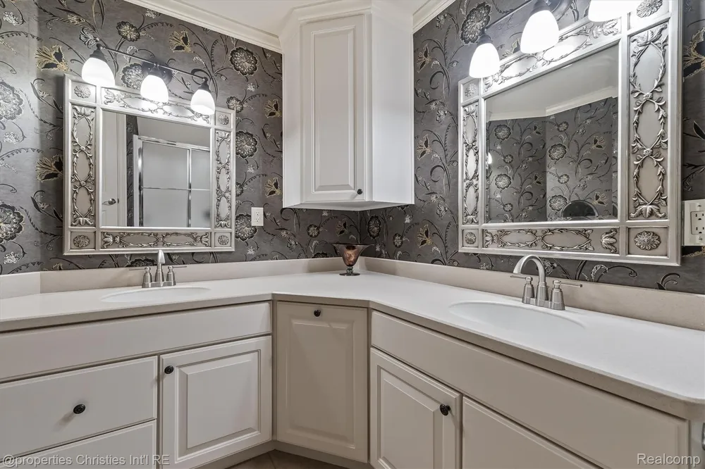 595 Ridge Point Drive Dundee Village, MI 48131