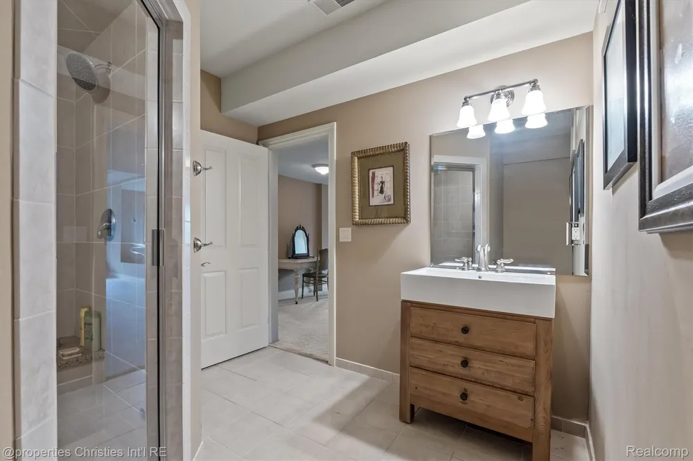 595 Ridge Point Drive Dundee Village, MI 48131